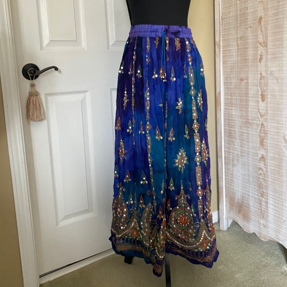 Dresses & Skirts - 💗3/$12💗 Boho style maxi skirt, free size
